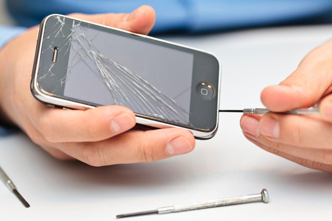 repairing Mobile Phone